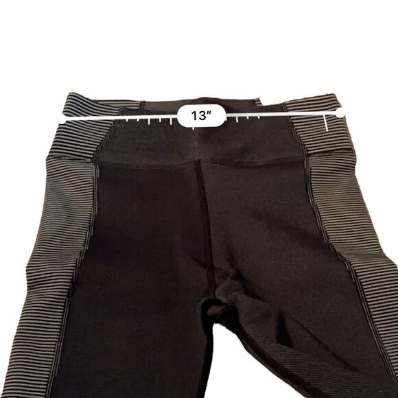 Offline by aerie Gray &‎ White Striped Mid Rise 7/8 Ankle Leggings Sz S NEW - Picture 9 of 11